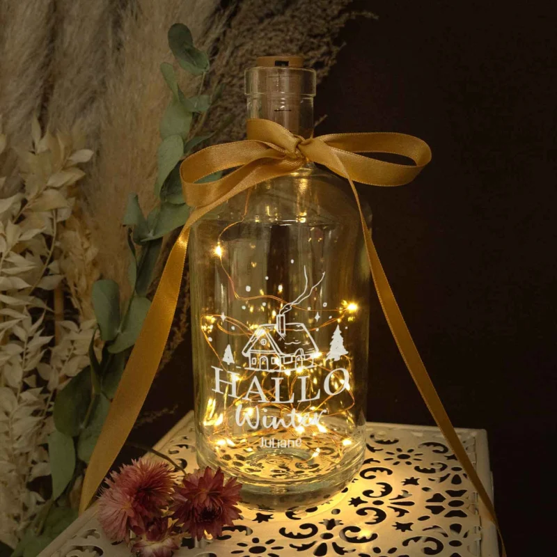 Flaschenlicht mit LED-Lichterkette im Hallo Winter Design - Personalisiert mit Namen GRAVURZEILE