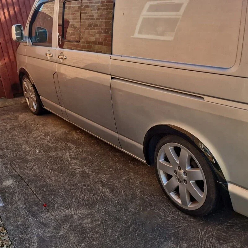 OneWay, Radlaufverbreiterungen in Glanzschwarz, Passend für Volkswagen Transporter T5/T5.1 2003-2015, 10 Teile